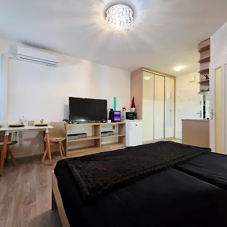 Cozy And Modern - Free Parking ブラチスラヴァ