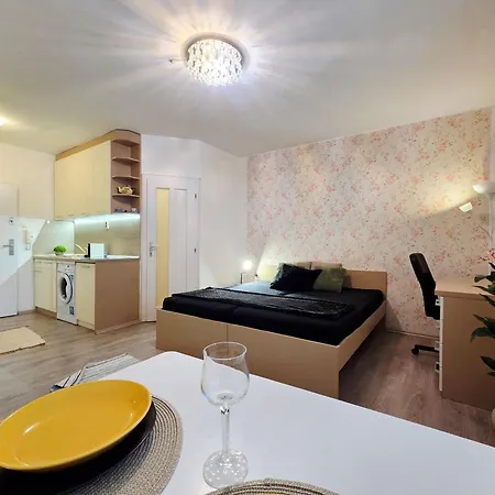 Cozy&modern - Free Parking Bratysława